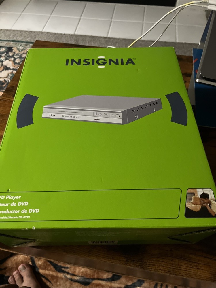 NEW Insignia NS-DVD1 DVD Player With Remote Bundle