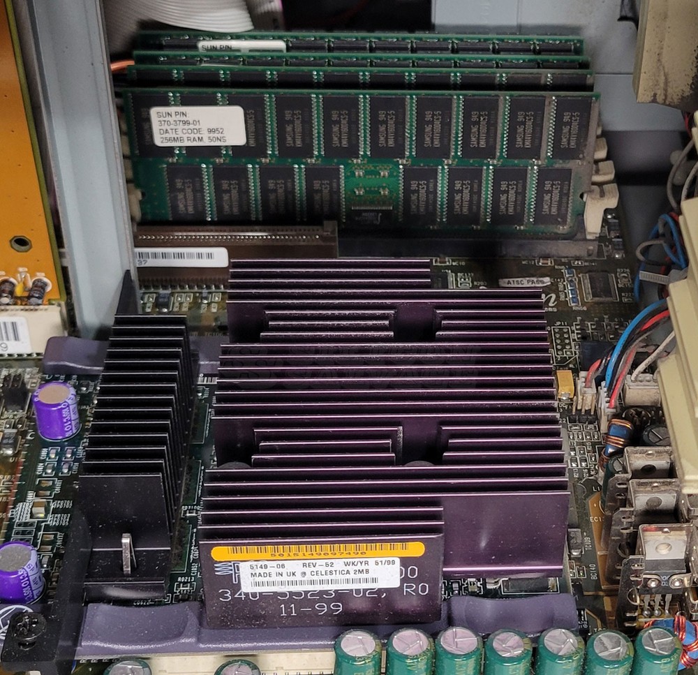 Sun Microsystems Ultra 10 Creator Workstation 440MHz 4 x 256MB