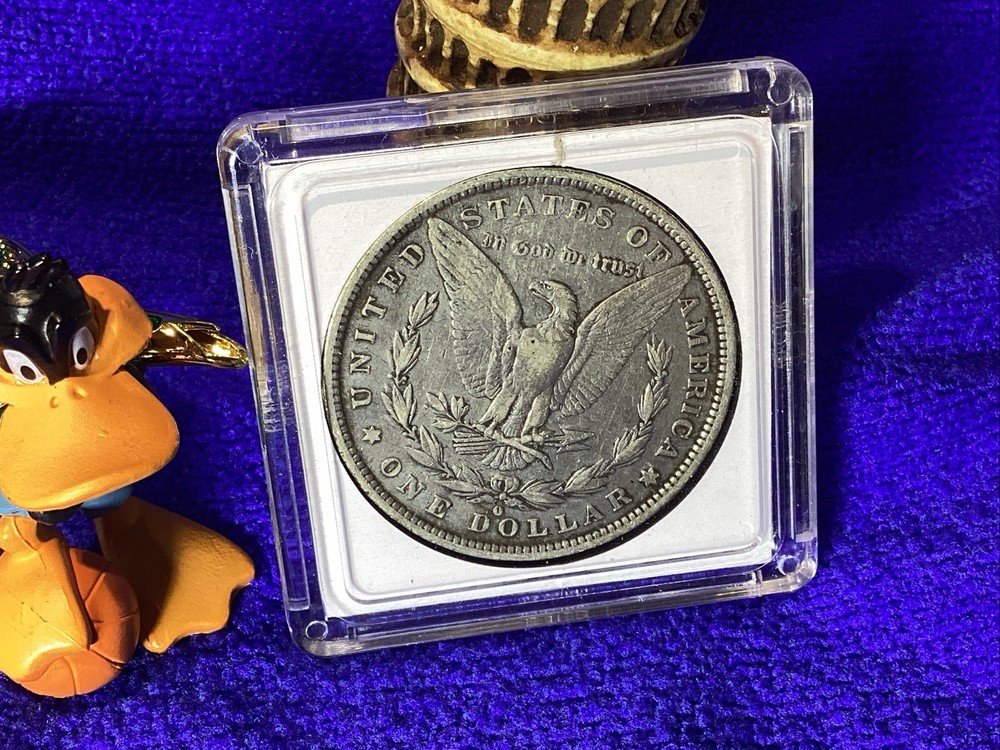 1882 O MORGAN SILVER 💰in BCW HARDCASE 2X2