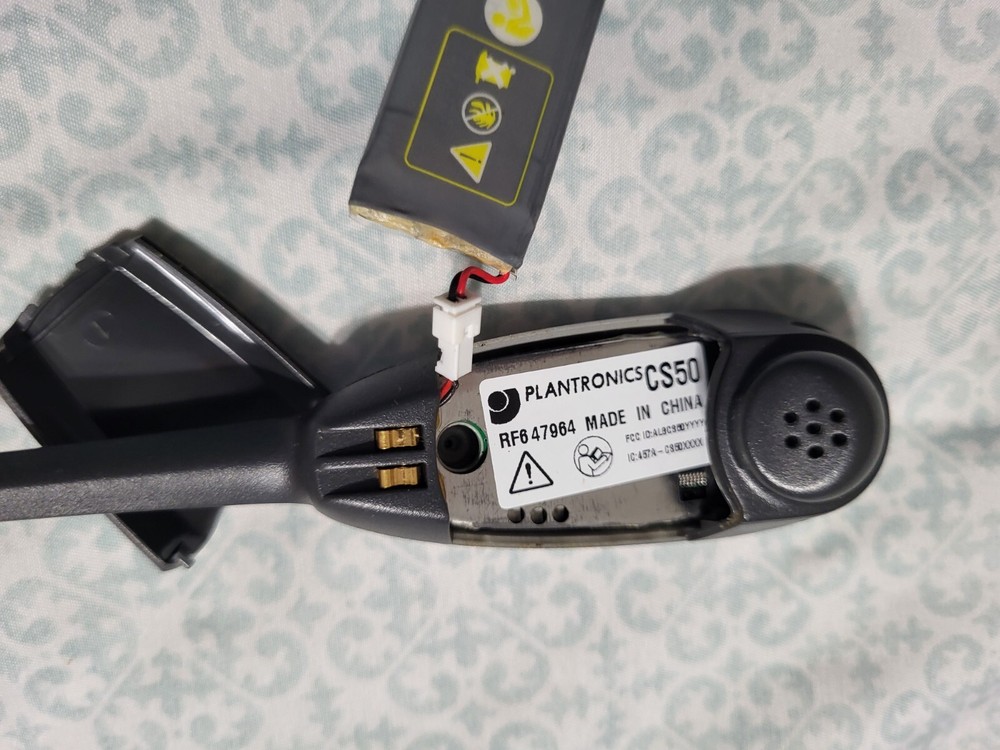 Plantronics CS50 Wireless Rechargeable replacement Headset with Working Battery.