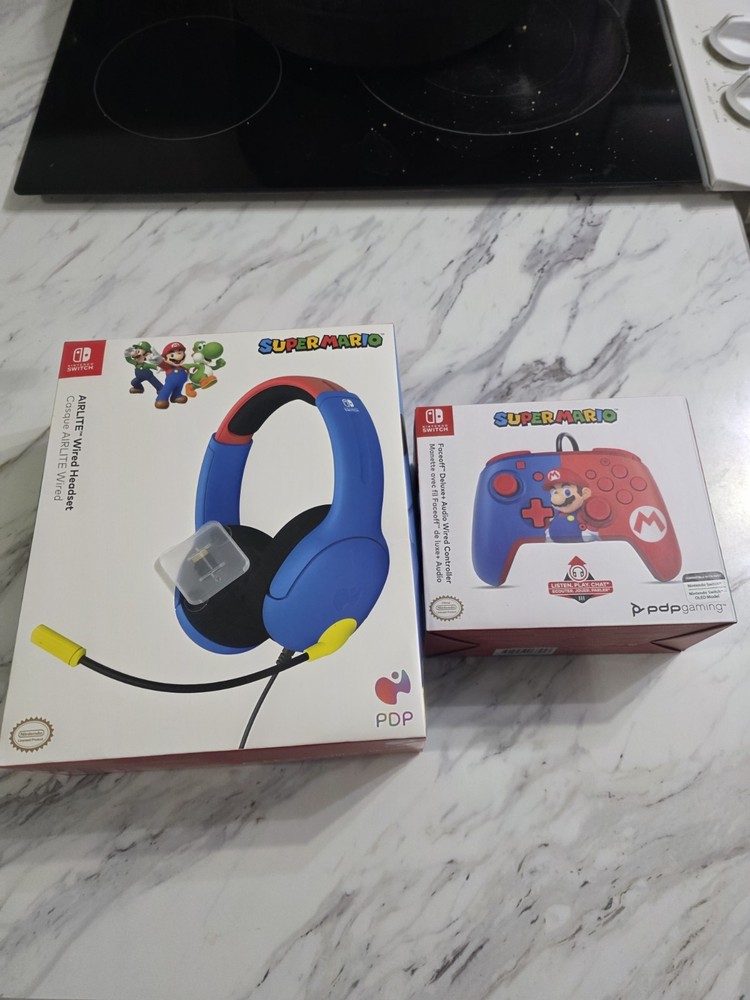 PDP Super Mario Wired AIRLITE Headset & Faceoff Deluxe+ Audio Controller Bundle