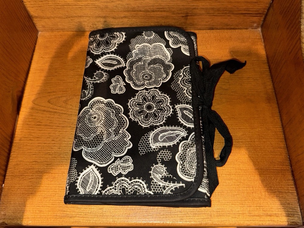 Thirty-One Black & White Floral Trifold Notebook