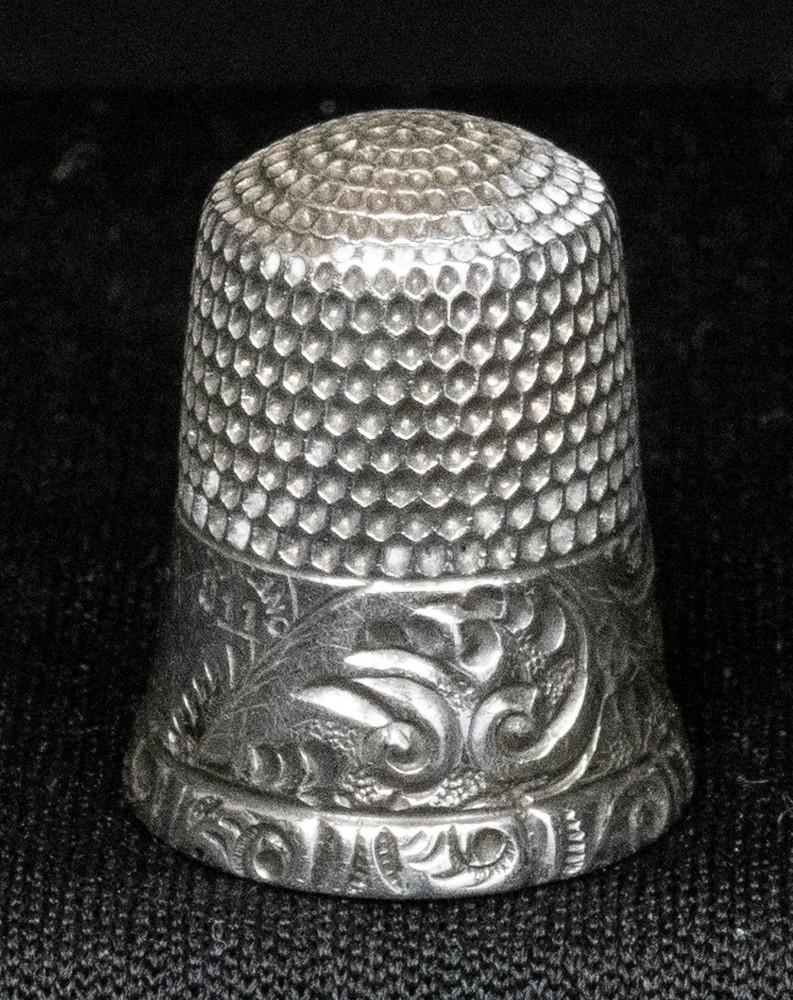 Sterling Silver Thimble Engraved Design 5.7g Size 11