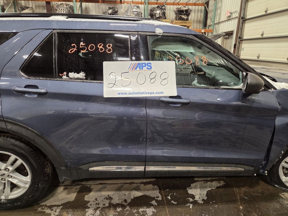 Camera/Projector Camera Windshield Mounted Fits 20-24 AVIATOR 1544034