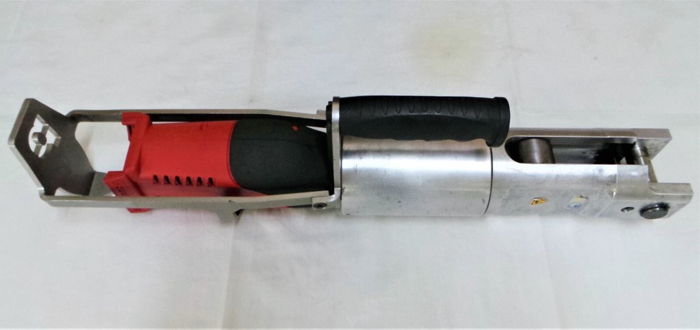 ACO401 Battery Pressing Tool with Case.