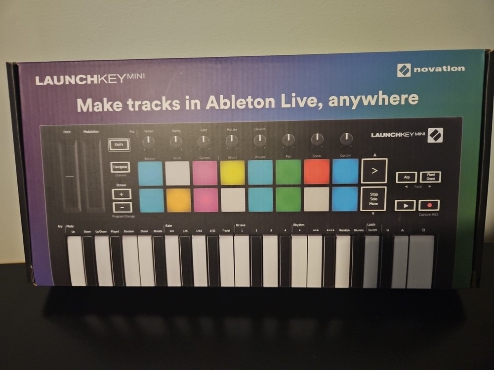 Novation Launchkey Mini Mk3 25 Mini-key Midi Keyboard Controller