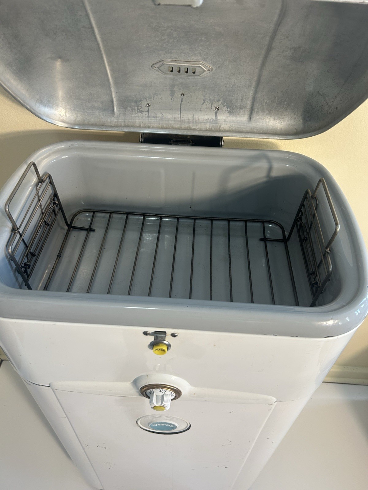 Vintage 1950s NESCO Infra-Red Roaster Oven Model 335 w/ Griddle, Pans & Manual