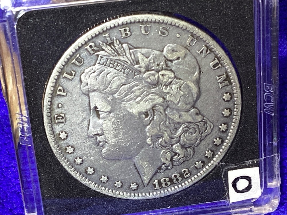 1882 O MORGAN SILVER 💰in BCW HARDCASE 2X2