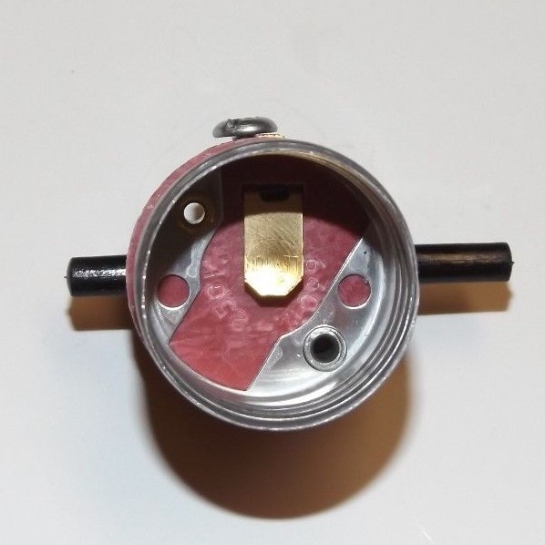 Leviton Push-thru On/Off Interior Lamp Socket E26 NEW 30120J