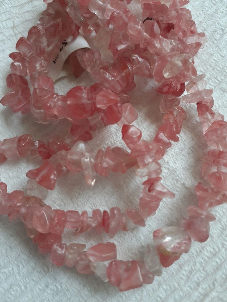 Stone Chips Cherry Quartz, medium chips average 8mm 34-inch strand,