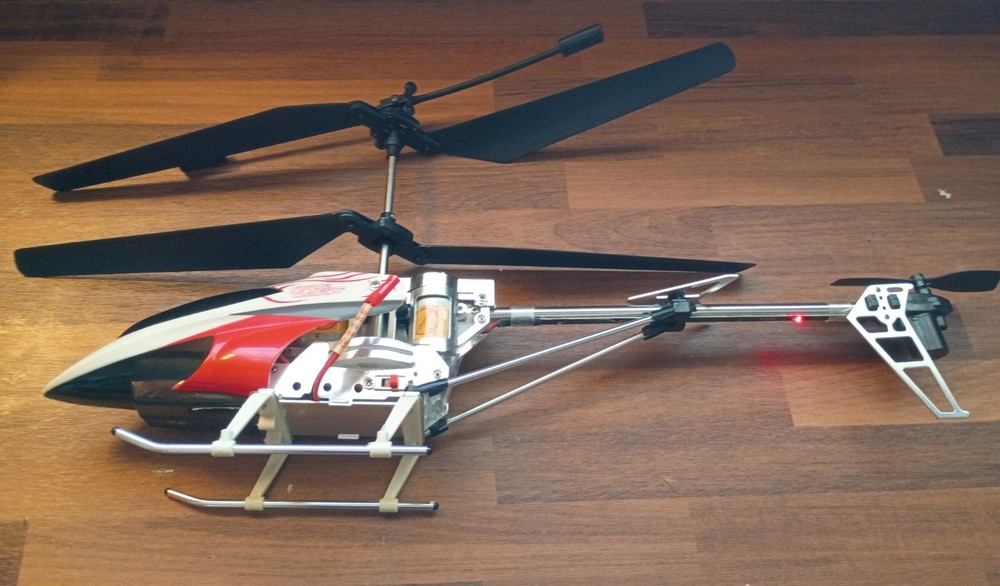 Force Flyers 90102 Hawk 3.5CH Motion Control Helicopter - RC Helicopter Only