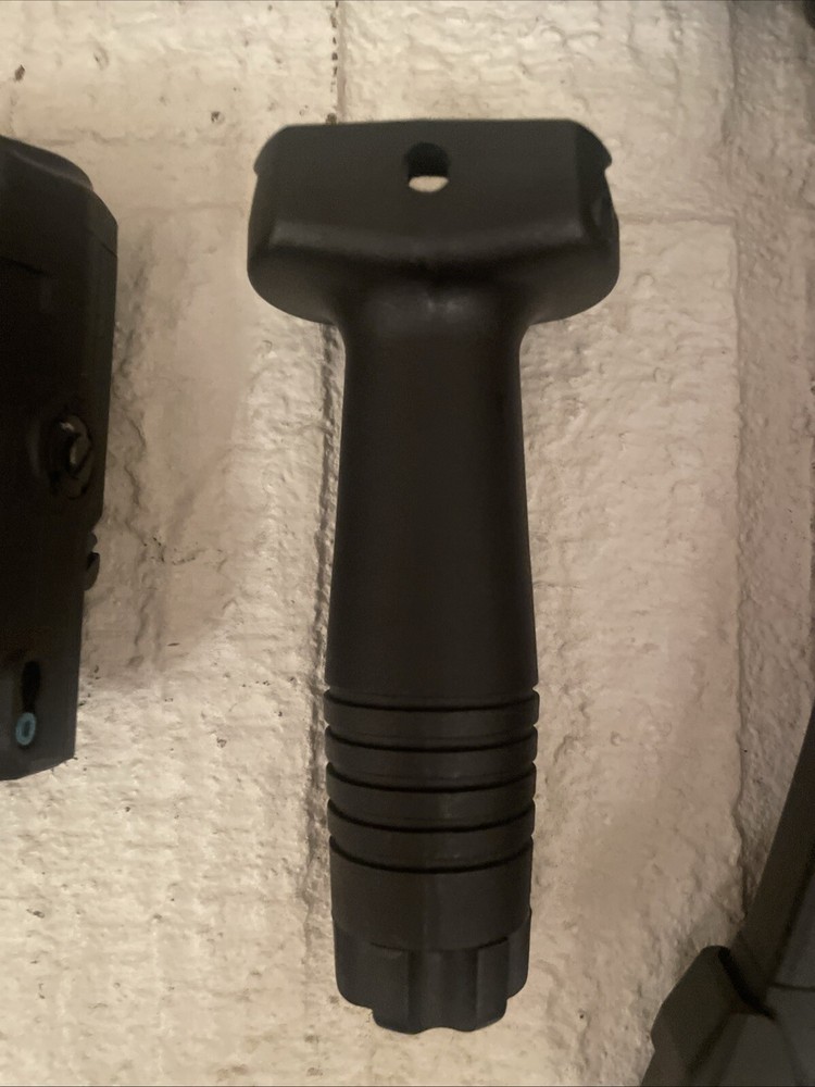 Lancer Tactical Aeg Airsoft Rifle (READ DESCRIPTION)