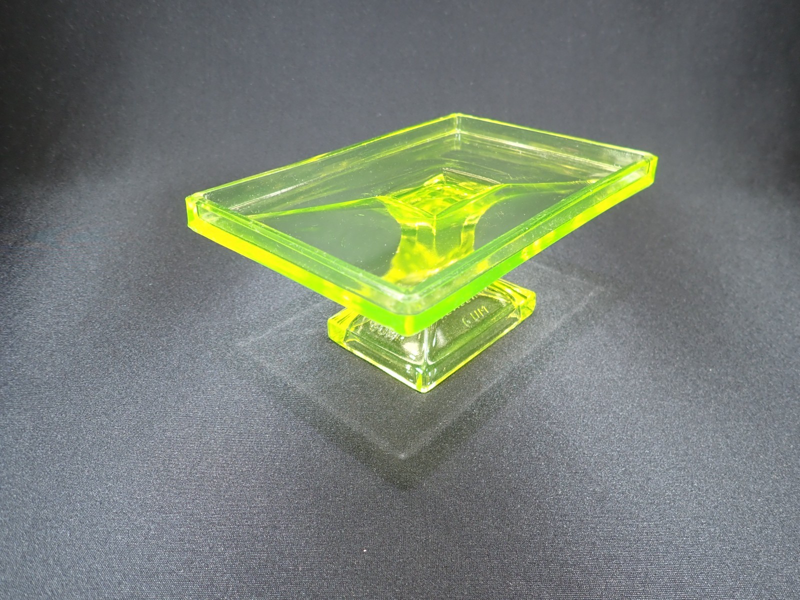 Vintage Clark's Teaberry Gum Vaseline Glass Stand Pedestal Display Excellent