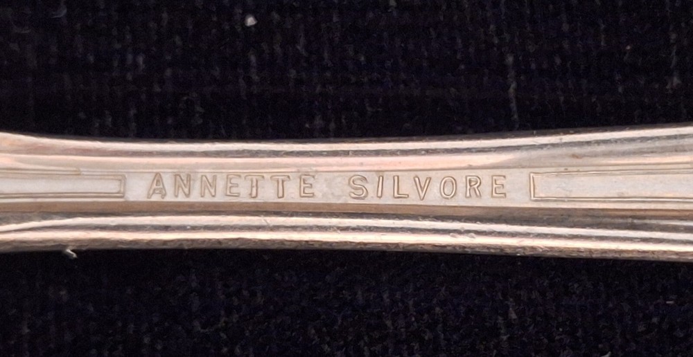 VINTAGE ANNETTE SILVORE SILVERPLATE FLATWARE BUTTER KNIFE