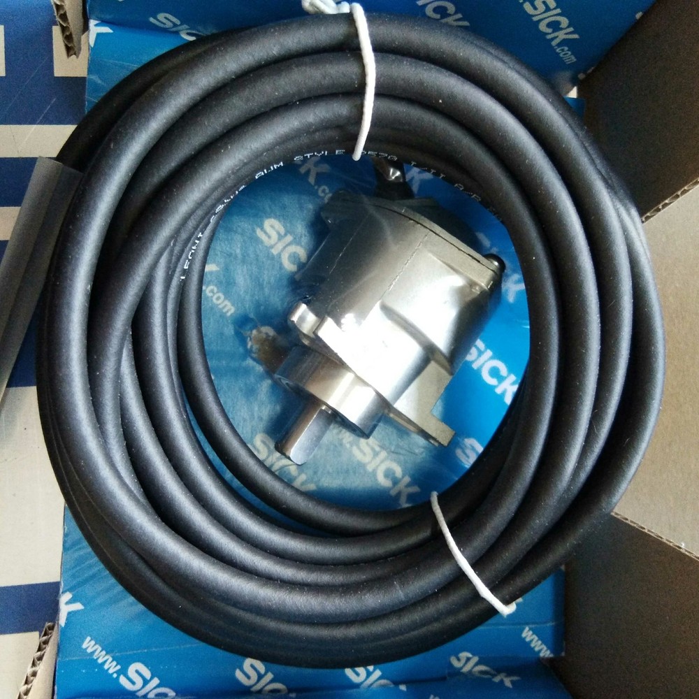 1pcs New Encoder DKS40-EZL0-S03