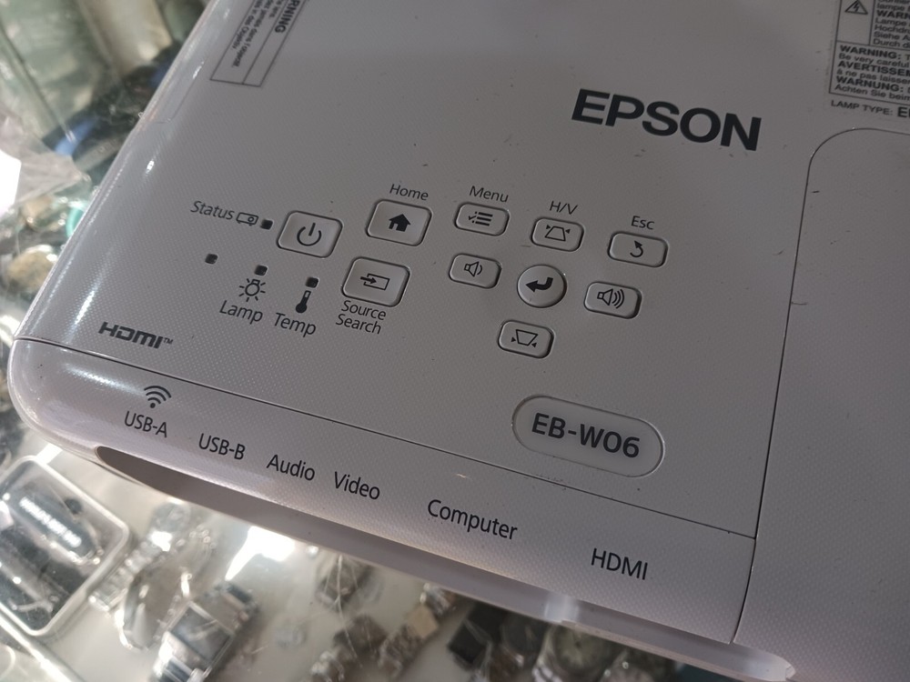 Epson EB-W06 MULTIMEDIA WXGA 3LCD Projector White WITH REMOTE