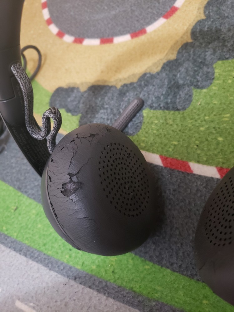 Logitech Zone Wireless UC Bluetooth Headset - Graphite 881-000373