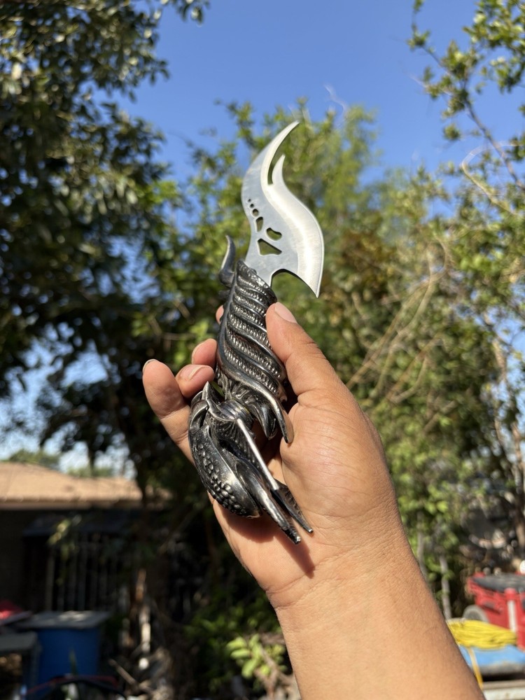 Alien Queen Dagger Knife 15 Inches