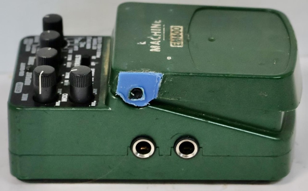 Behringer Echo Machine EM600 Guitar Effects Pedal