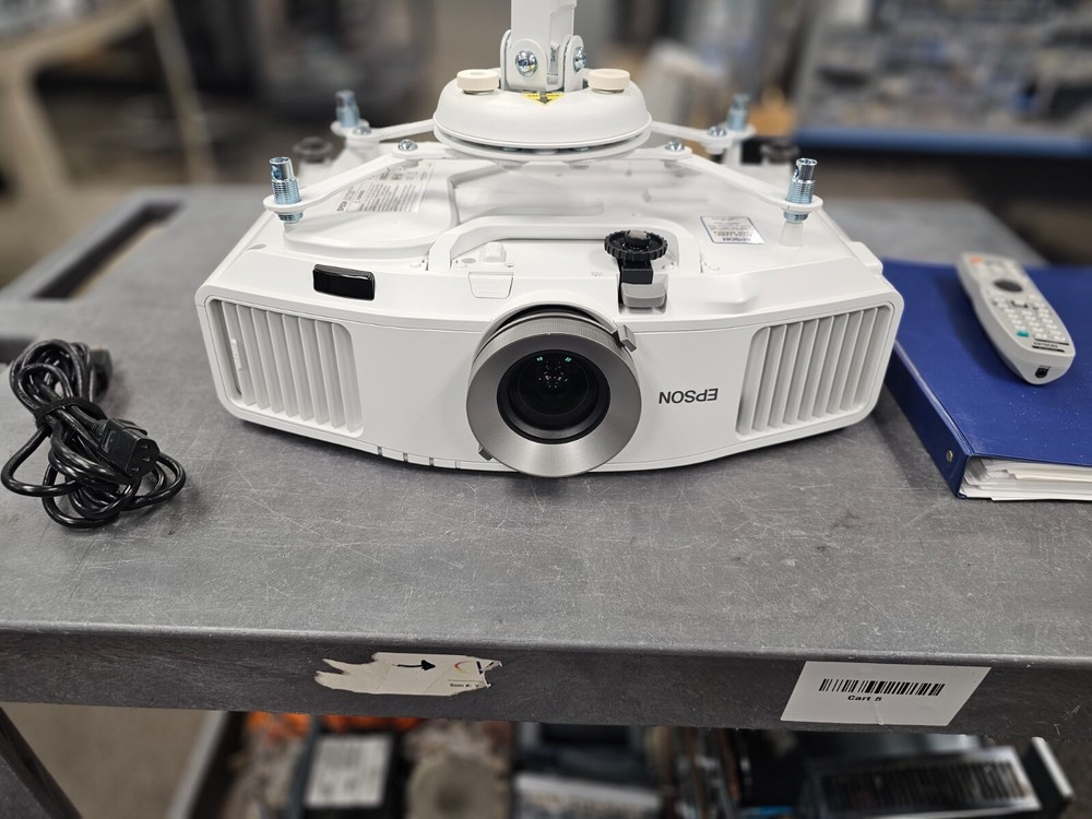 Epson PowerLite 4100 Projector H380A