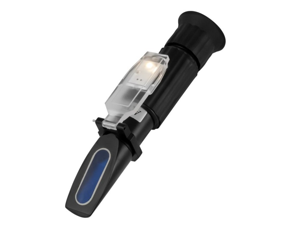 PCE PCE-032-LED - Handheld Refractometer with LED Lighting - 0 to 32% Brix