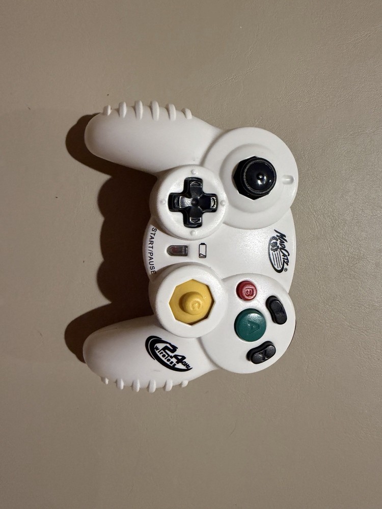 Mad Catz Wireless GameCube Controller White + Dongle