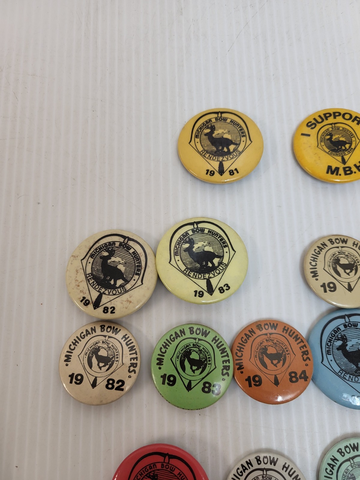 Group Of 25 Michigan Bow Hunters Buttons 80s And 90s
