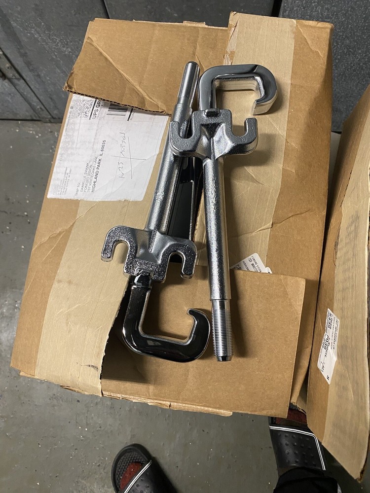 Open Box!!! 2012-2020 Mopar Jeep Radiator Core Support Tow Hook