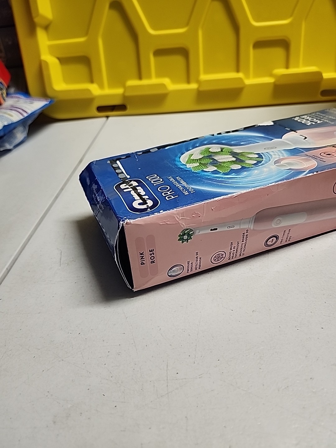 Oral-B Pro 1000 Rechargeable Electric Toothbrush, Pink