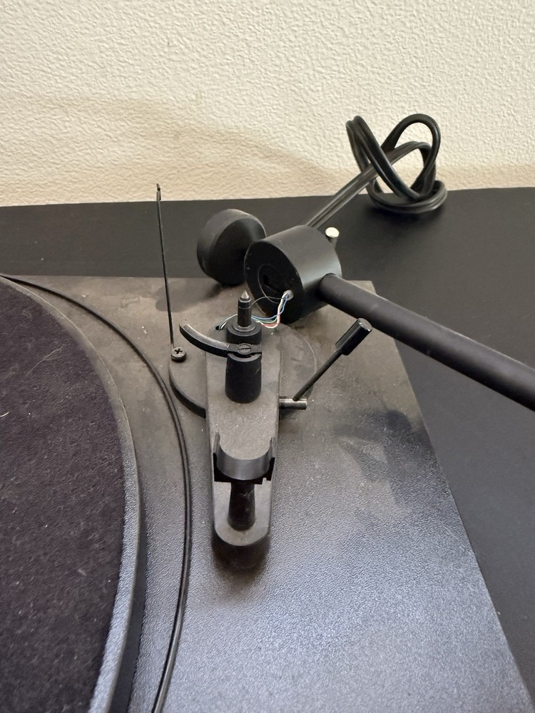 Pro-Ject Essential Turntable AS IS UNTESTED