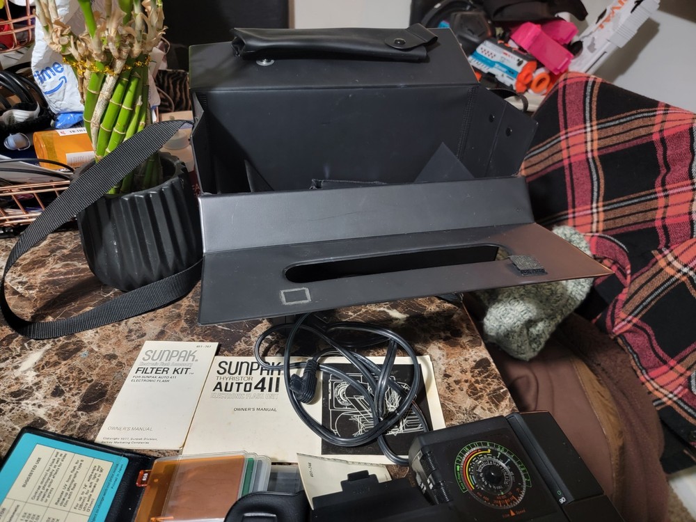Sunpak Thyristor Auto 411 Electronic Flash Unit Used With Case