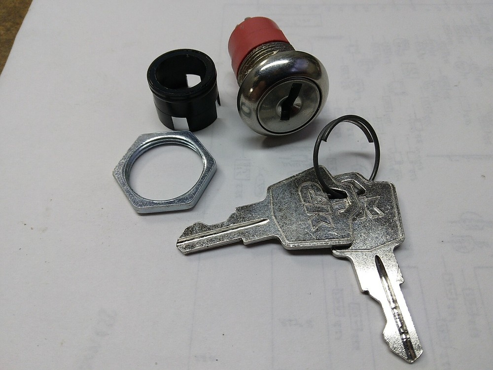 C & K Key Switch SPDT 2Pos  Y1011C2C203NQ NOS Electronic Part Security Panel
