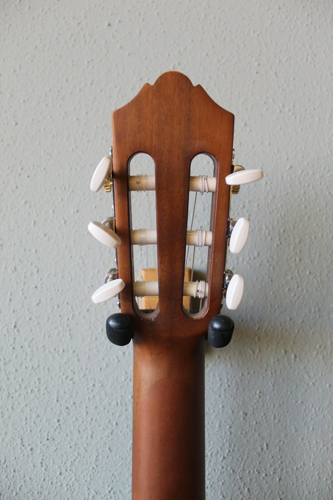 Brand New Yamaha C40 Nylon String Classical Guitar