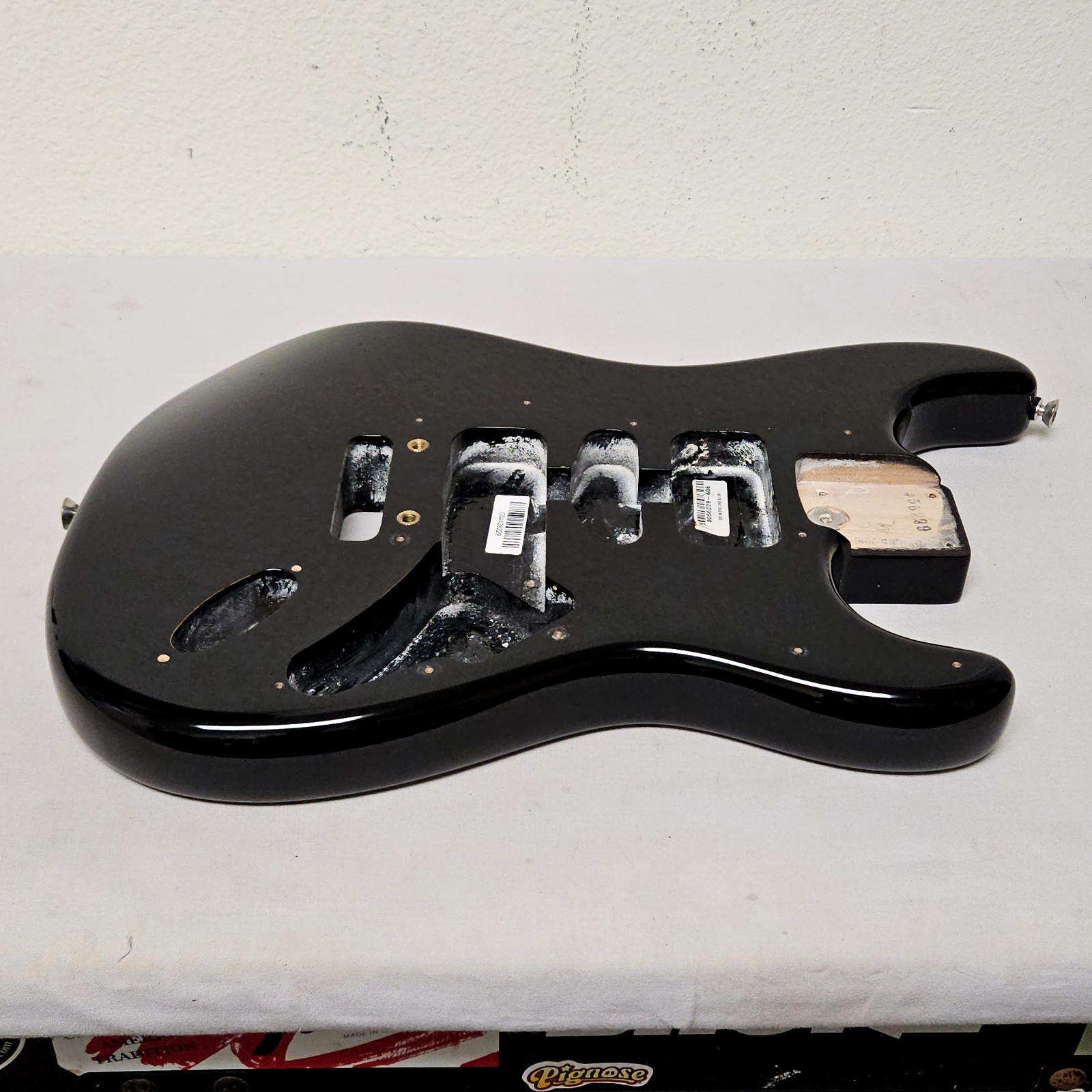 2016 Fender American Standard Strat Alder Body Gloss Black - USA Stratocaster