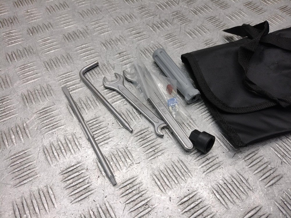 2023 BMW S1000R S 1000 R TOOLKIT