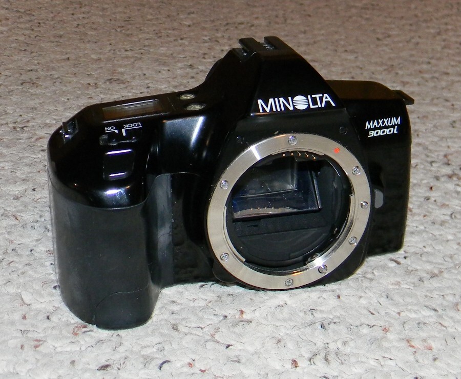 Minolta: Maxxum 3000i Camera Body - TESTED / WORKING