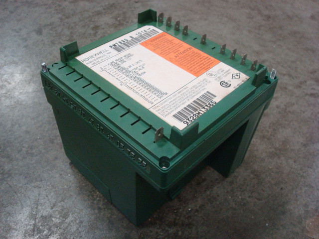 USED Honeywell RM7890 B 1014 Burner Control Primary Module 97-4861H Rev. A