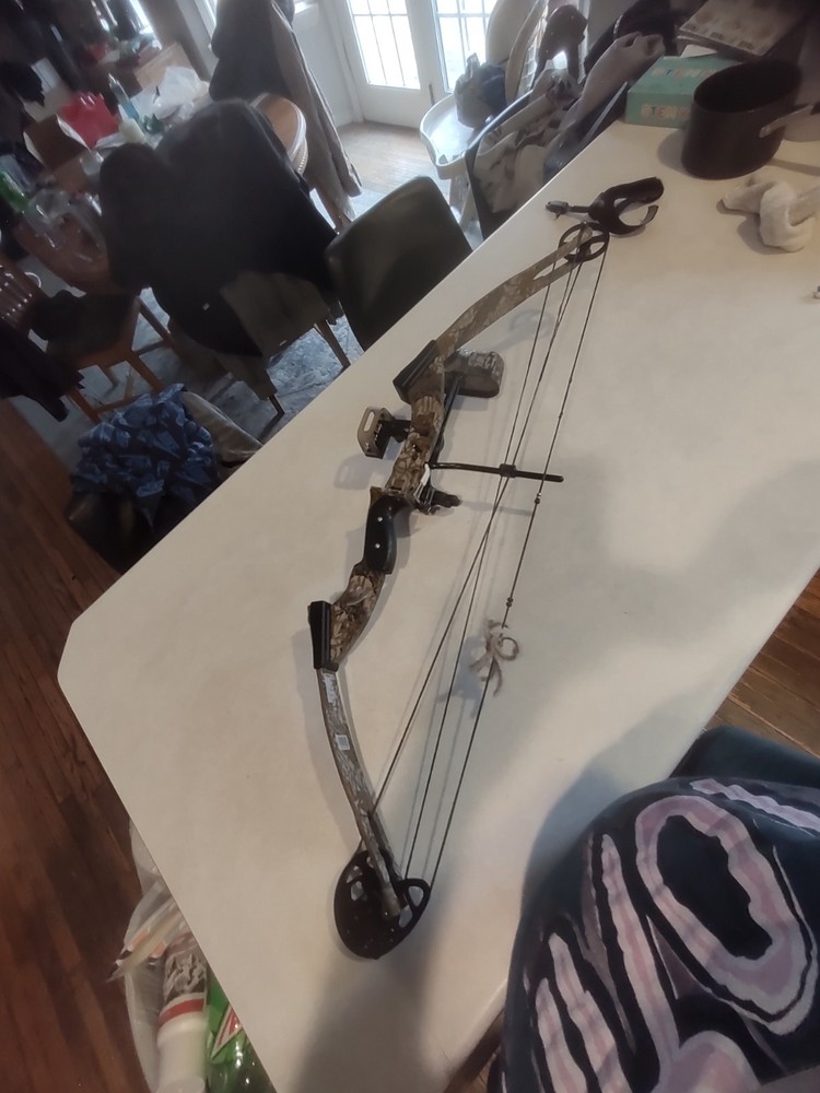Camouflage Compound Bow 70 Lb.29 String.2901cable Tune.95.5string Length.