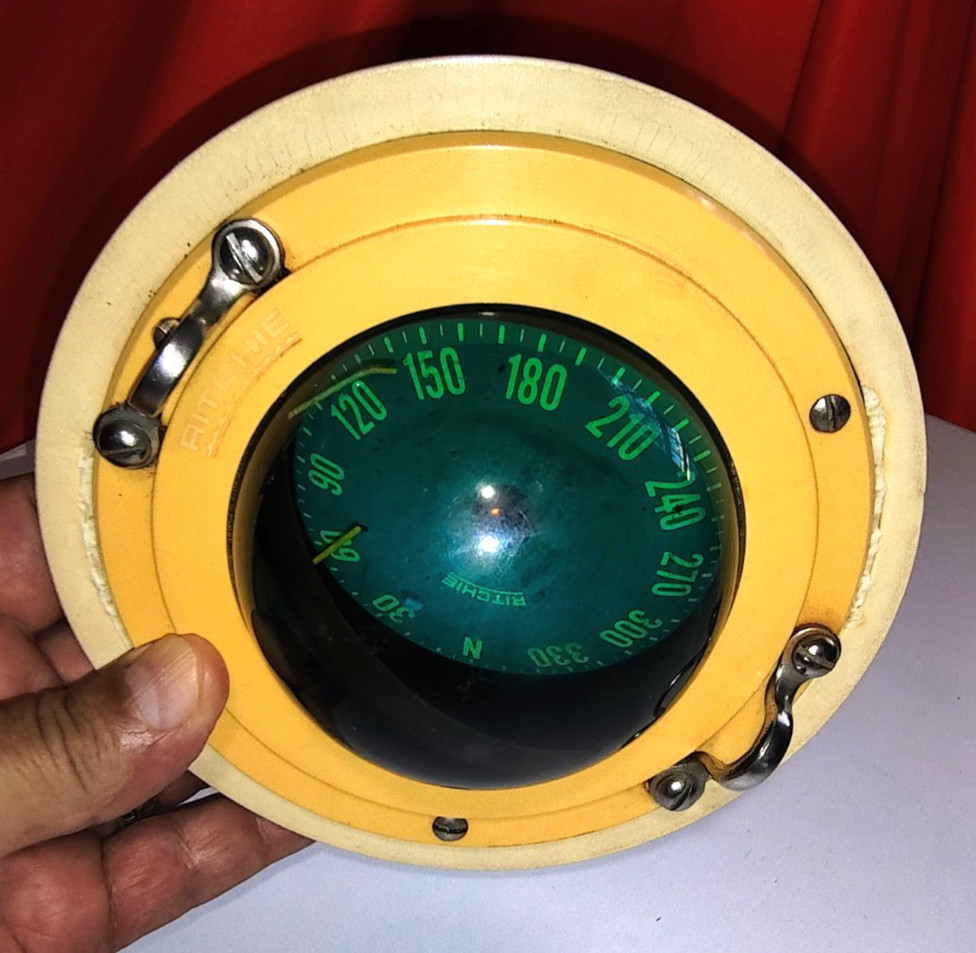 Vintage Ritchie SR-1 Voyager Compass .