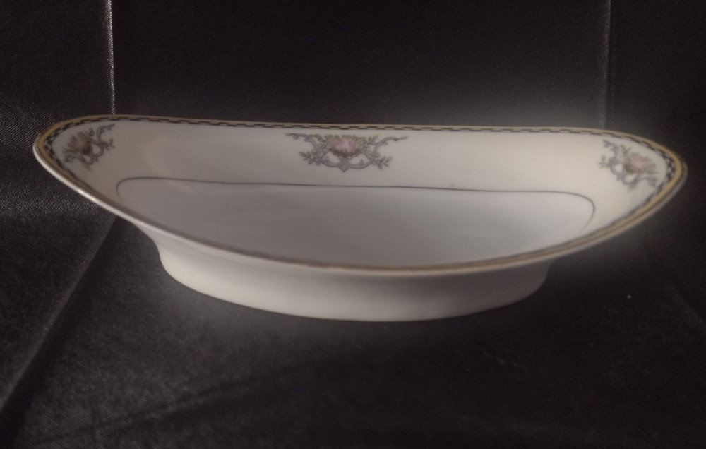 Noritake M CAMILLA Olive/Relish Serving Dish
