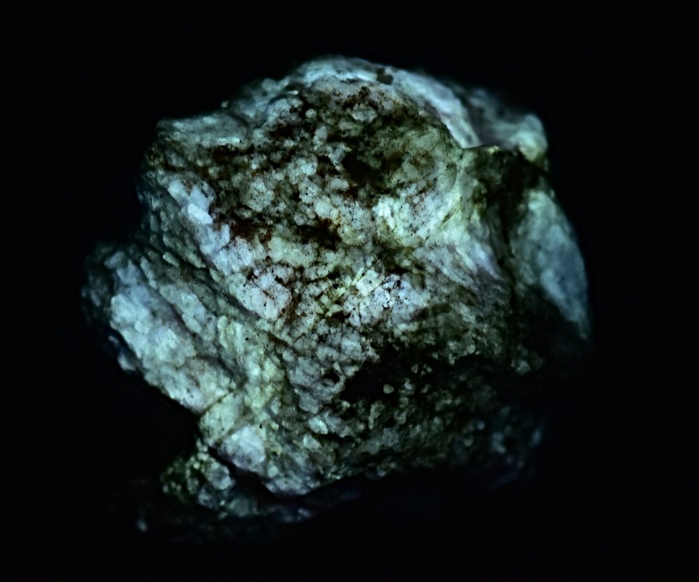 Fluorescent Phosphorescent Color Change Hackmanite Specimen 66 Gram