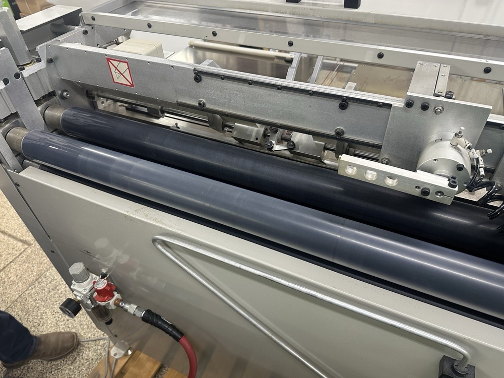 GP2 Tech - EC-3 Autocase - Automatic Book Case Making Machine