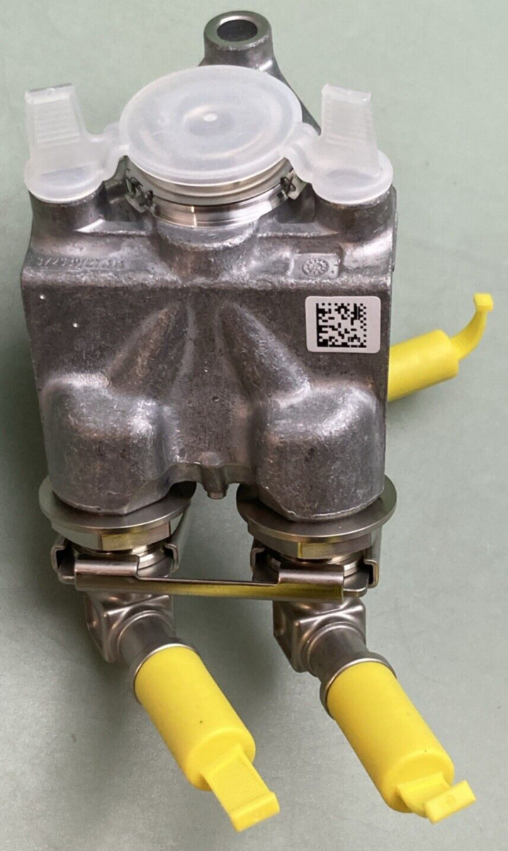 NEW GENUINE VOLVO 22744063 DEF Dosing Module