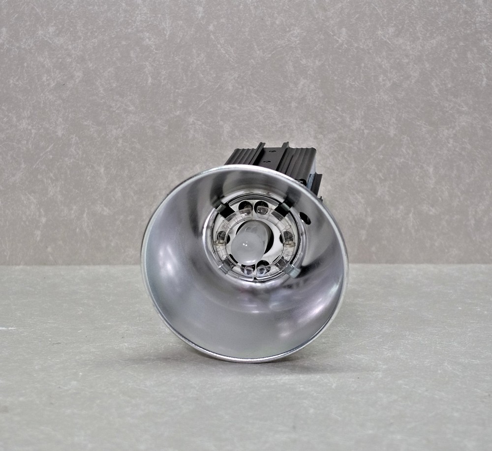 White Lightning Ultra 600 Studio Light, Bulb & Power Cable