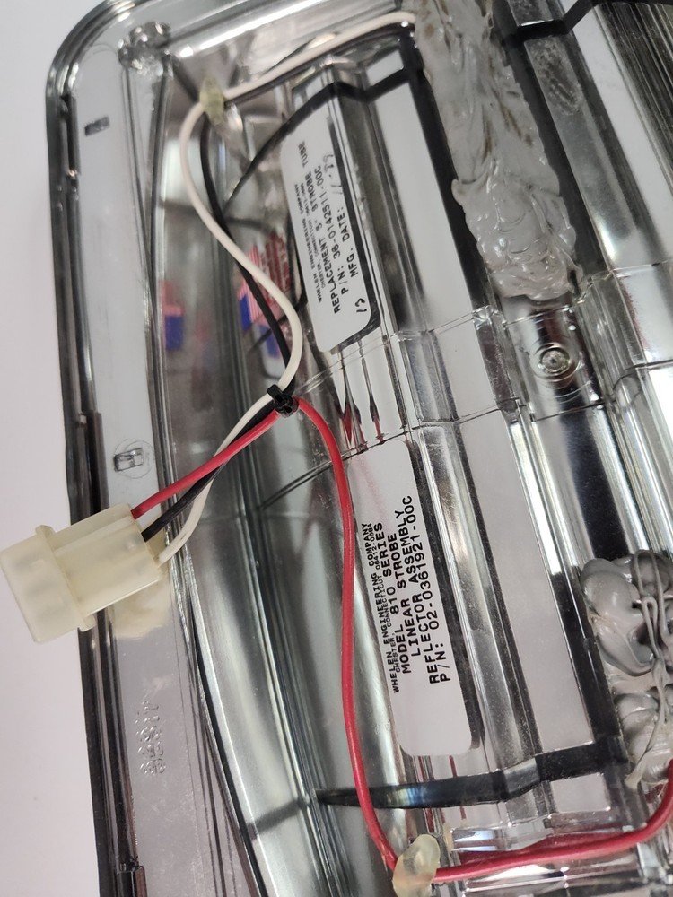 Whelen Model 810 Series Linear Strobe NOS