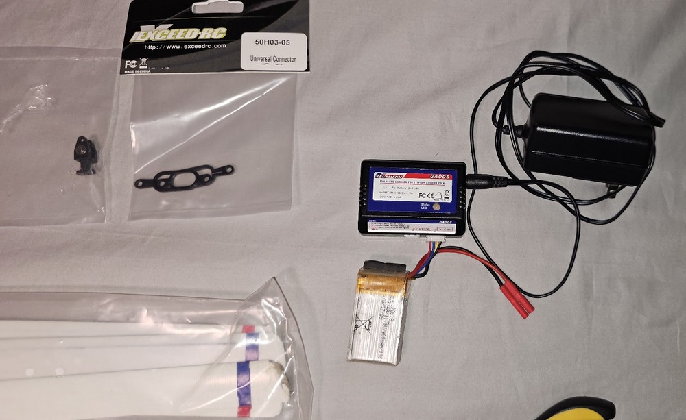 Exceed-RC Heli Eagle 50 with original 2.4 GHz Controller WK-2601 + Parts Bundle