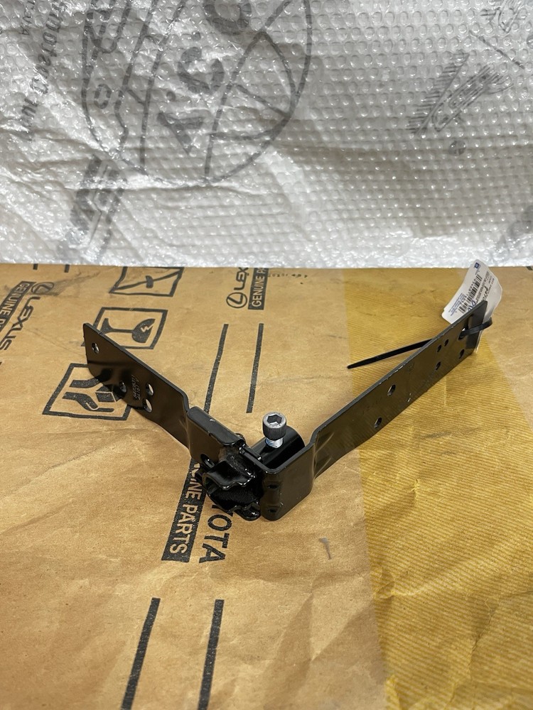 Genuine GM Passenger Side Tailgate Closure Side Hinge 84708311