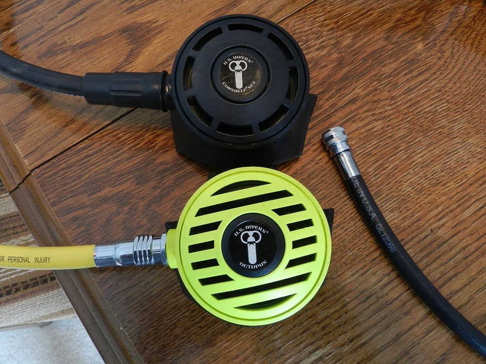 US DIVERS REGULATOR SET- SERVICED