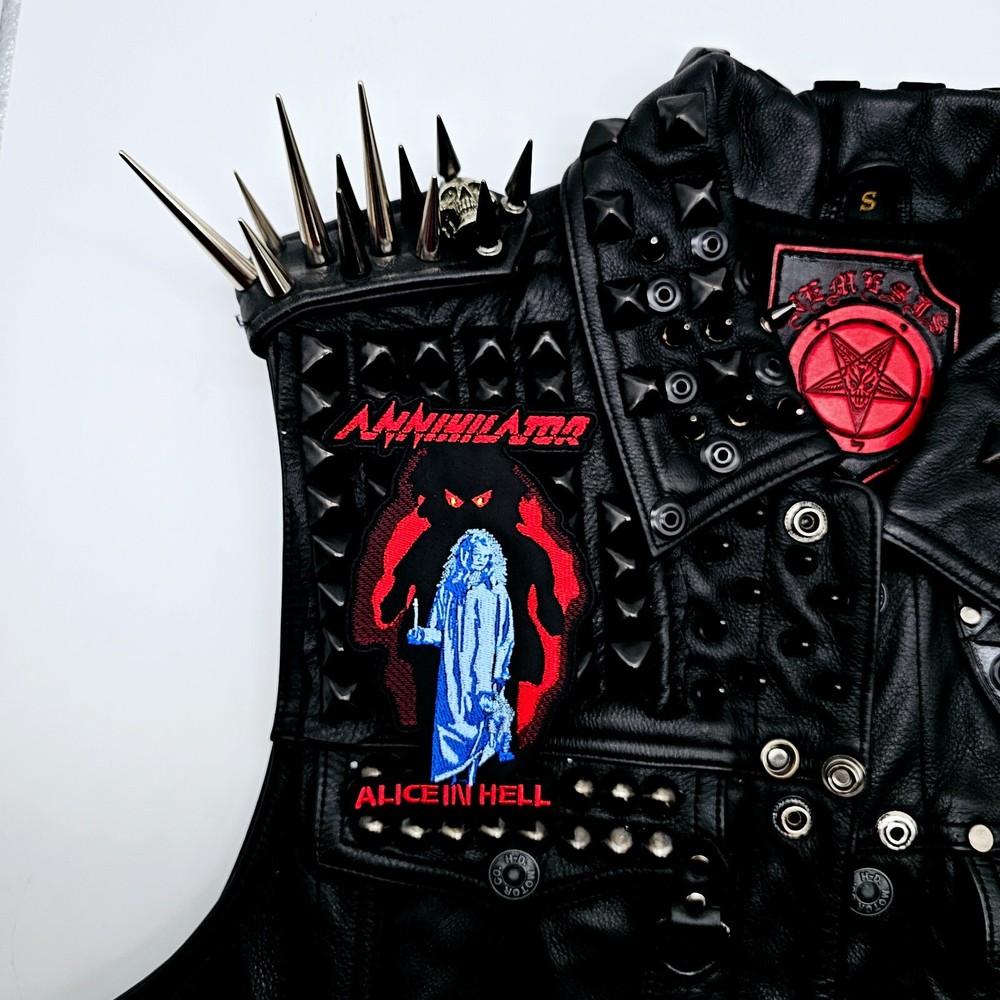 ANNIHILATOR ALICE IN HELL SHAPED BORDER EMBROIDERED PATCH
