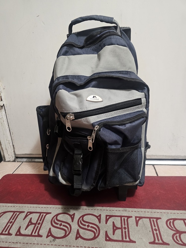 Everest rolling backpack